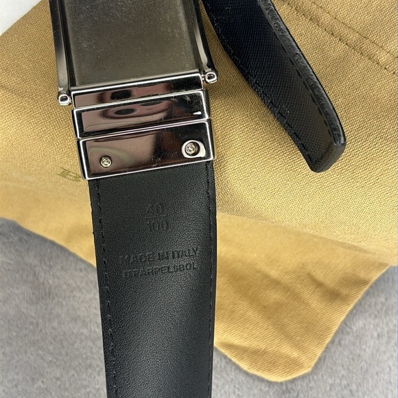 🔥🔥🔥Burberry Black Reversible Leather Belt Size: 40/100🔥🔥🔥 - Picture 3 of 9